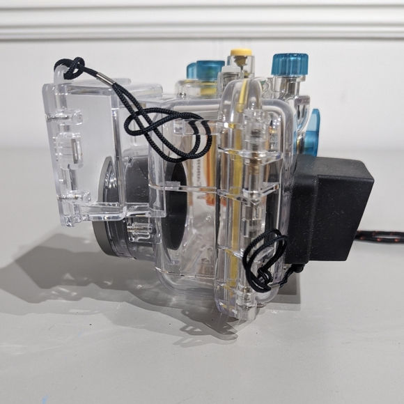 Canon WPDC50 Waterproof Case for Powershot A95 Digital Camera - Picture 4 of 8